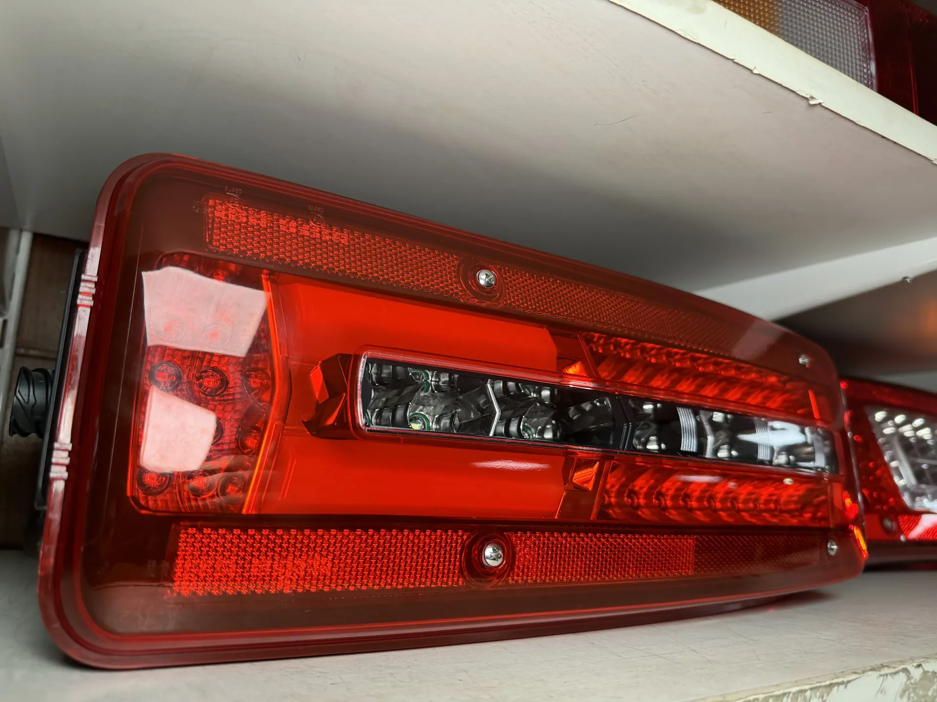 Focos LED para camiones y veh&iacute;culos pesados